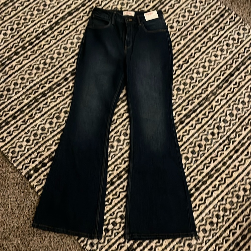 Wrangler high-rise fierce flare jeans. Brand new with the tags still on. 26x34
